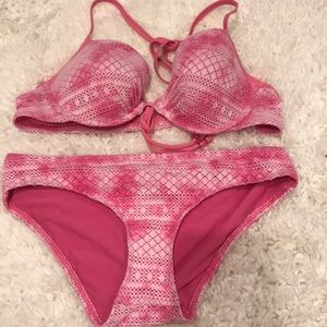 Crochet underwire bikini